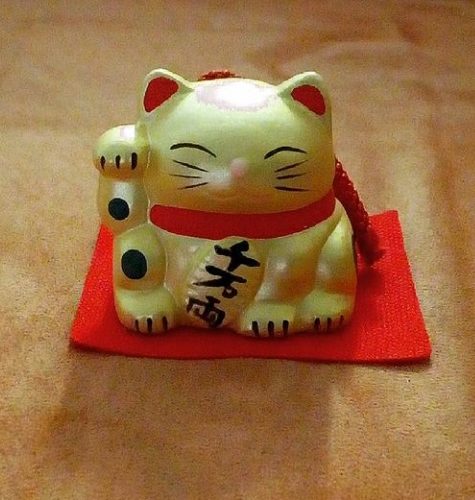 Maneki neko campanello oro