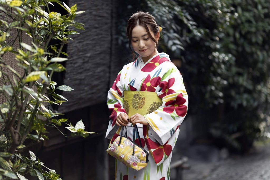 Pochette donna in stile giapponese - donna con kimono e pochette